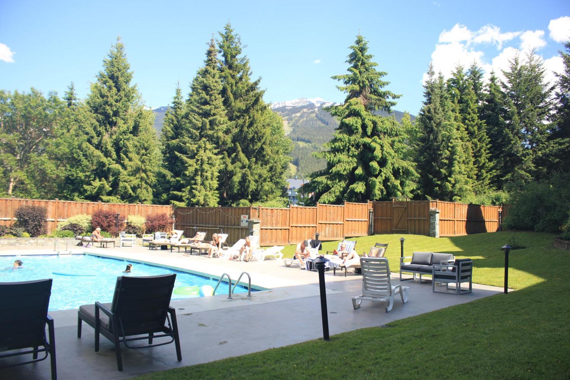 Spring Summer Special Cascade Lodge Suite Wifi 2 Hot Tubs Pool Gym Sauna Ski & Bike Storage Room Γουίστλερ Εξωτερικό φωτογραφία